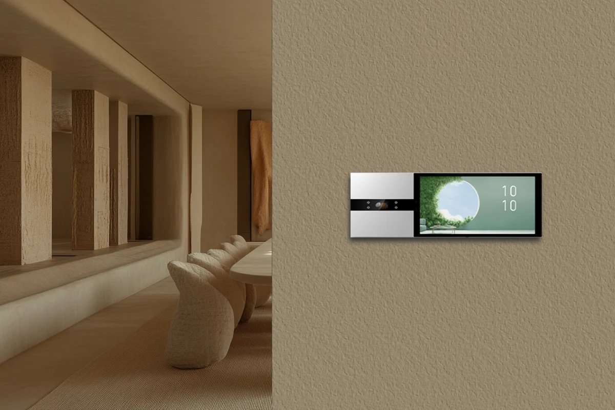 Aqara Display Switch V1 EU and Panel Hub S1 Plus EU installed together on a wall